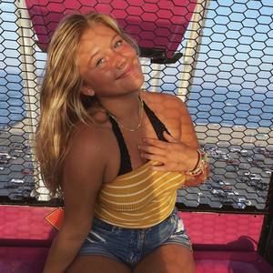 Meet your Posher, Serena